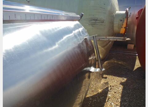 Cuve fermée sur pieds en INOX - Volume : 5000 litres