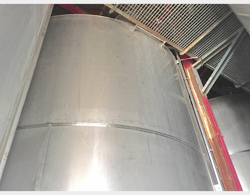 Cuve Inox cylindrique verticale - fond plat de 30 000 litres