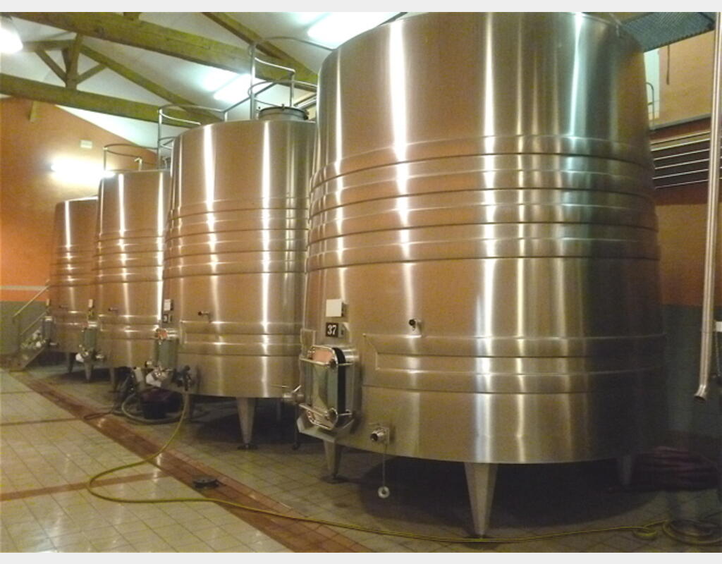 Cuve vinification INOX 304 tronconique - Volume : 177,7 hecto (17770 litres)