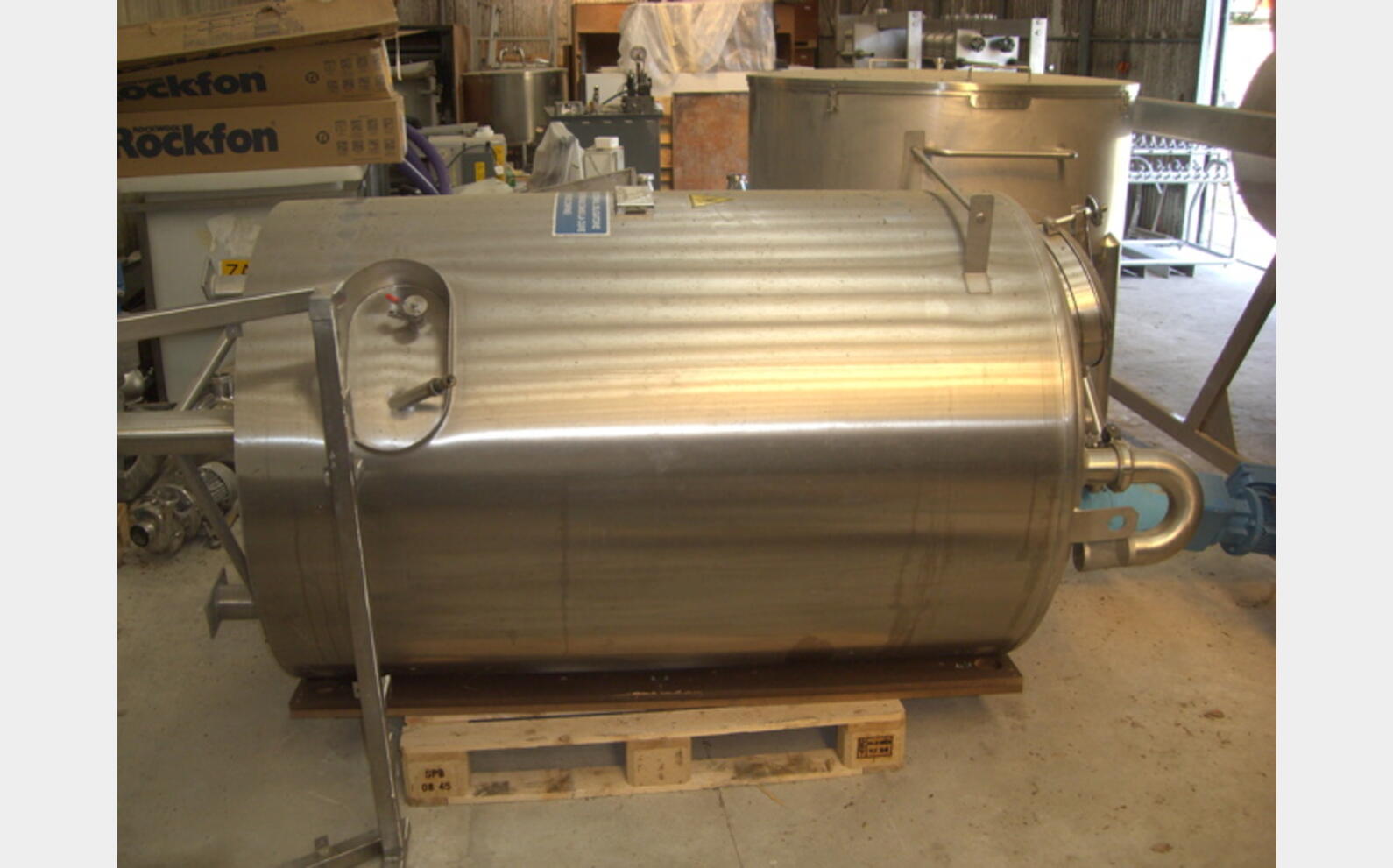 Cuve inox 316L isol&eacute;e, agit&eacute;e, r&eacute;chauff&eacute;e Cuve isol&eacute;e, double enveloppe, agit&eacute;e