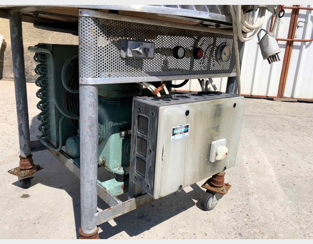 Stainless steel mixing tank - 650 liters, insulated