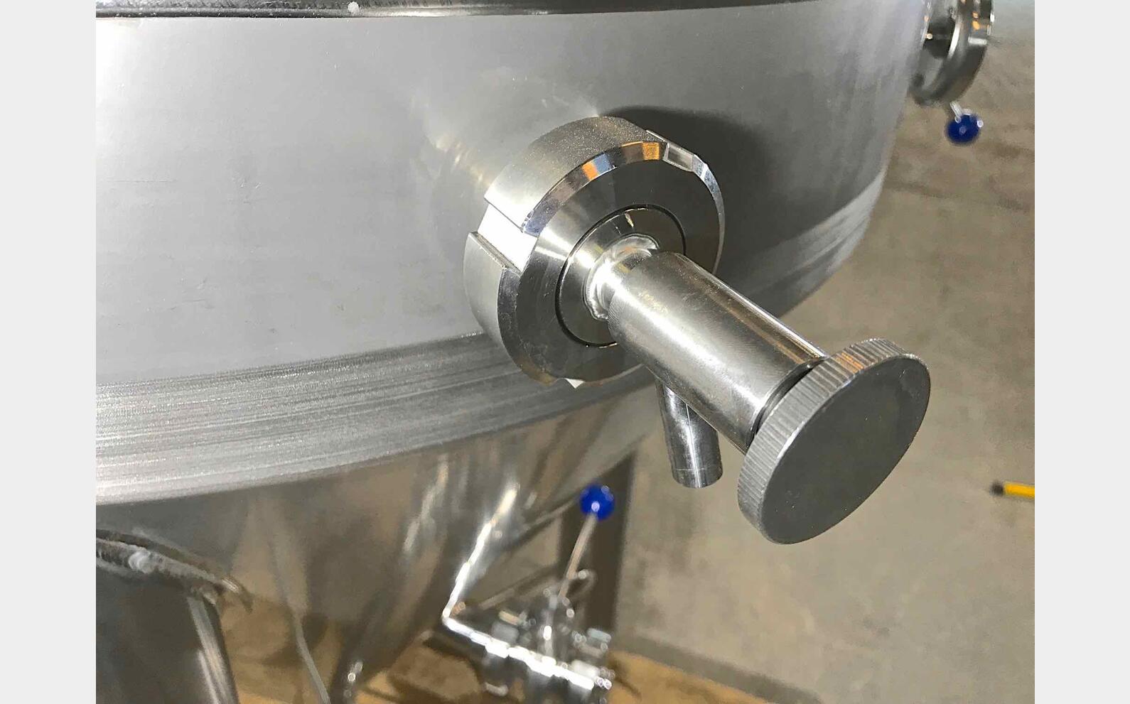 304 stainless steel tank - Cylindro-conical 6.4 HL (640 liters) ARSILAC