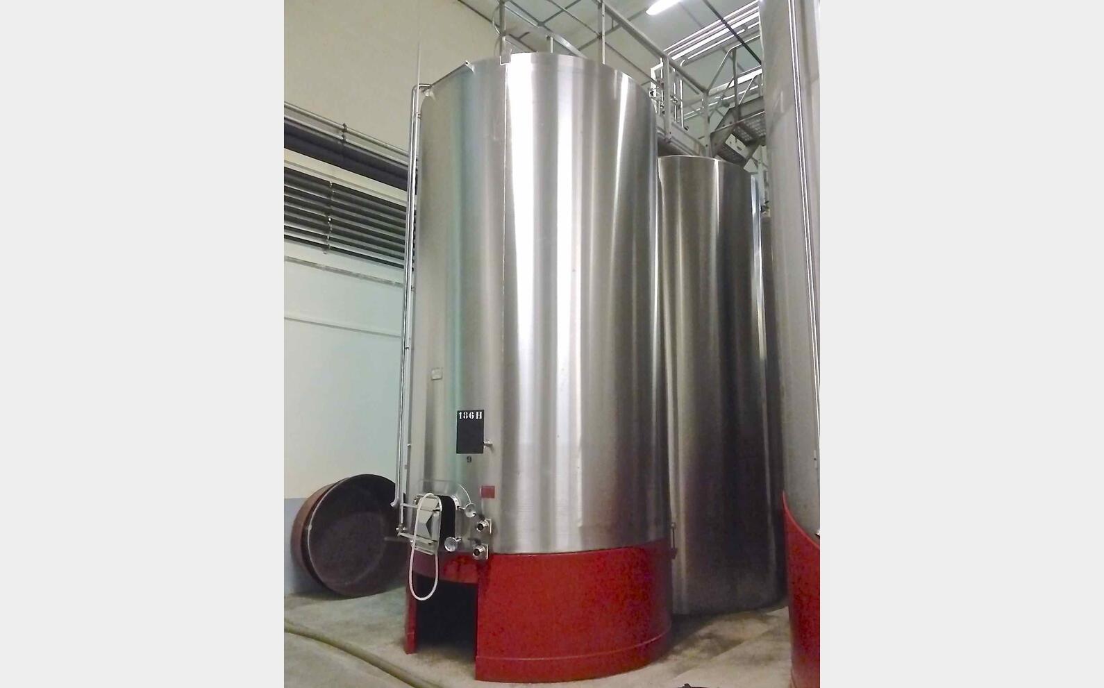 Cuve inox stockage Volume : 185 HLS (18500 litres)