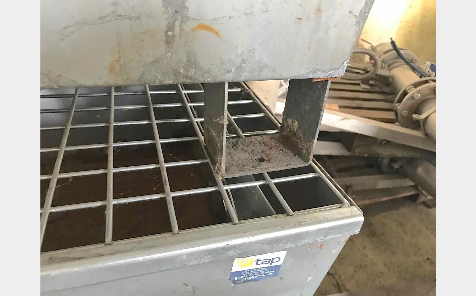 bacs de r&eacute;tentions en inox pour f&ucirc;ts