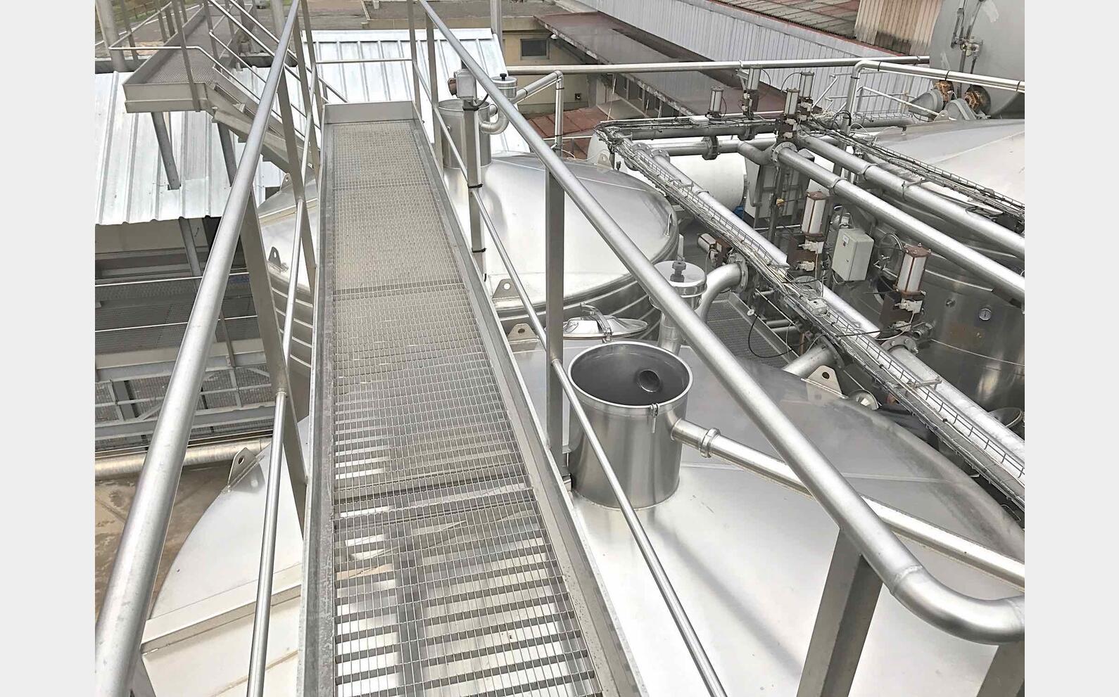 Cuve inox compartiment&eacute;e Capacit&eacute; totale 464 hls