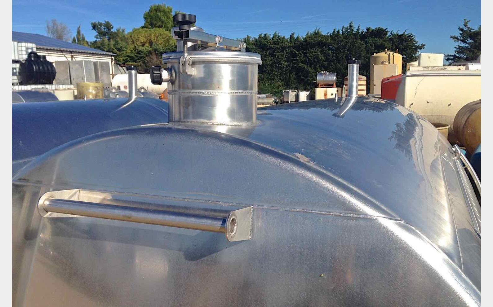 Cuve vinification INOX 304/316 avec circuit de refroidissement