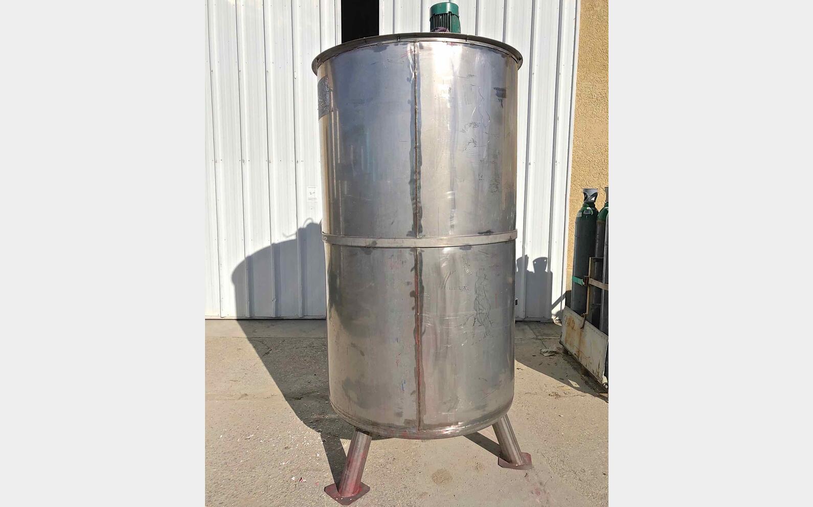 Cuve m&eacute;lange inox