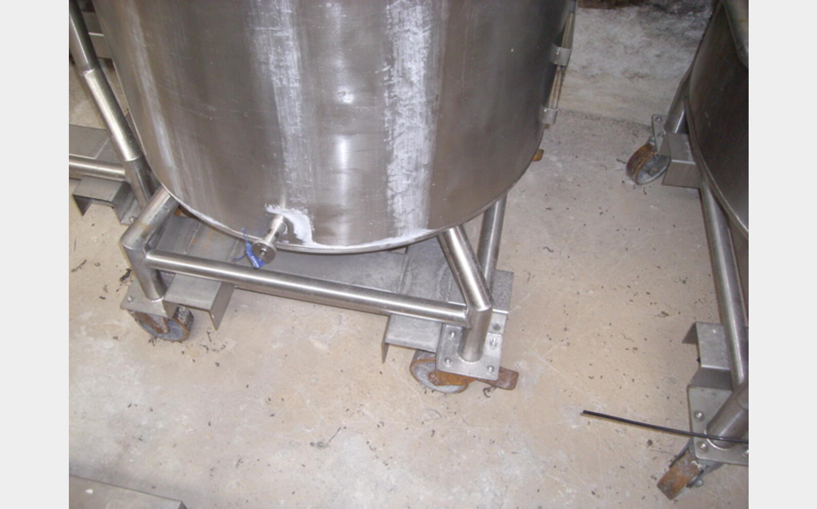 cuve inox 316L agit&eacute;e de 800 litres