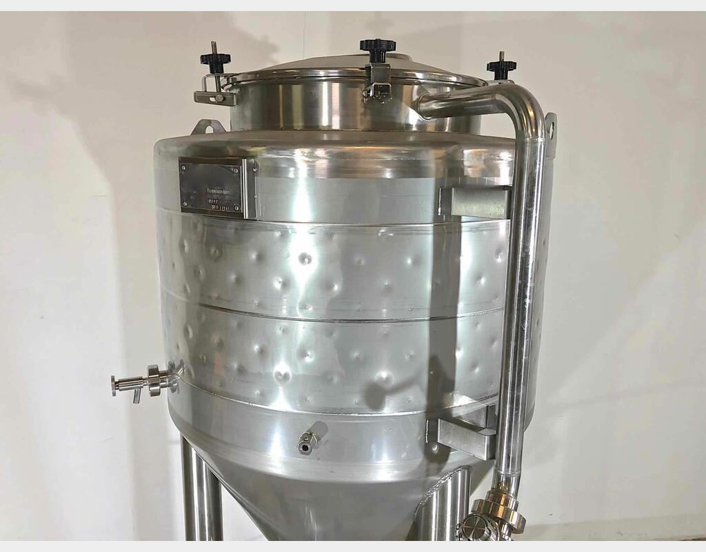 304 stainless steel vat - Closed on feet - Cylindro-conical