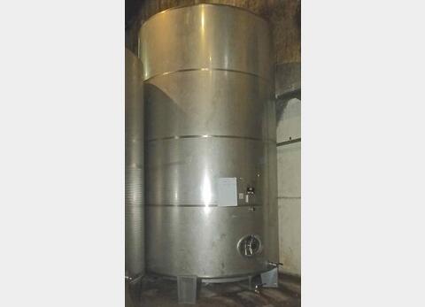 Cuve inox ferm&eacute;e sur pieds