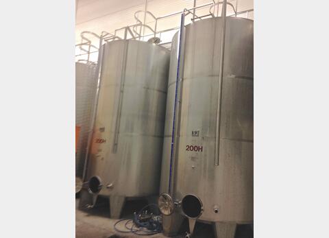 Cuve inox ferm&eacute;e sur pieds
