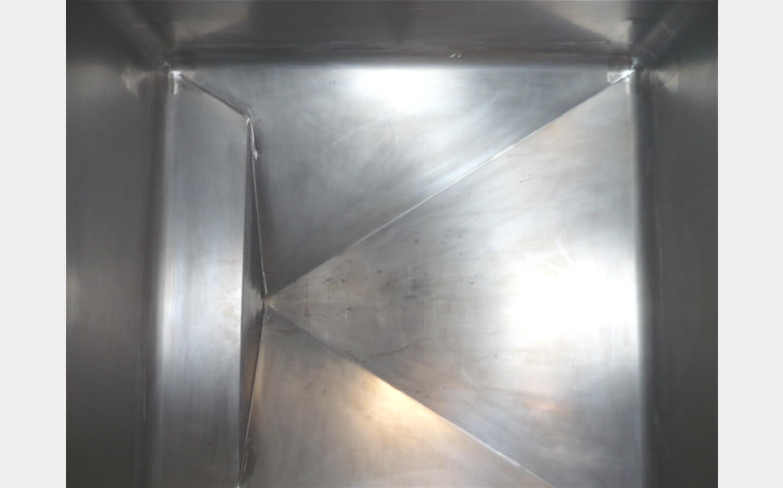 conteneur type RAPS agit&eacute; INOX 304 Volume : 1.650 litres INOX 304 LAF-2B (25/10). Marque TMC