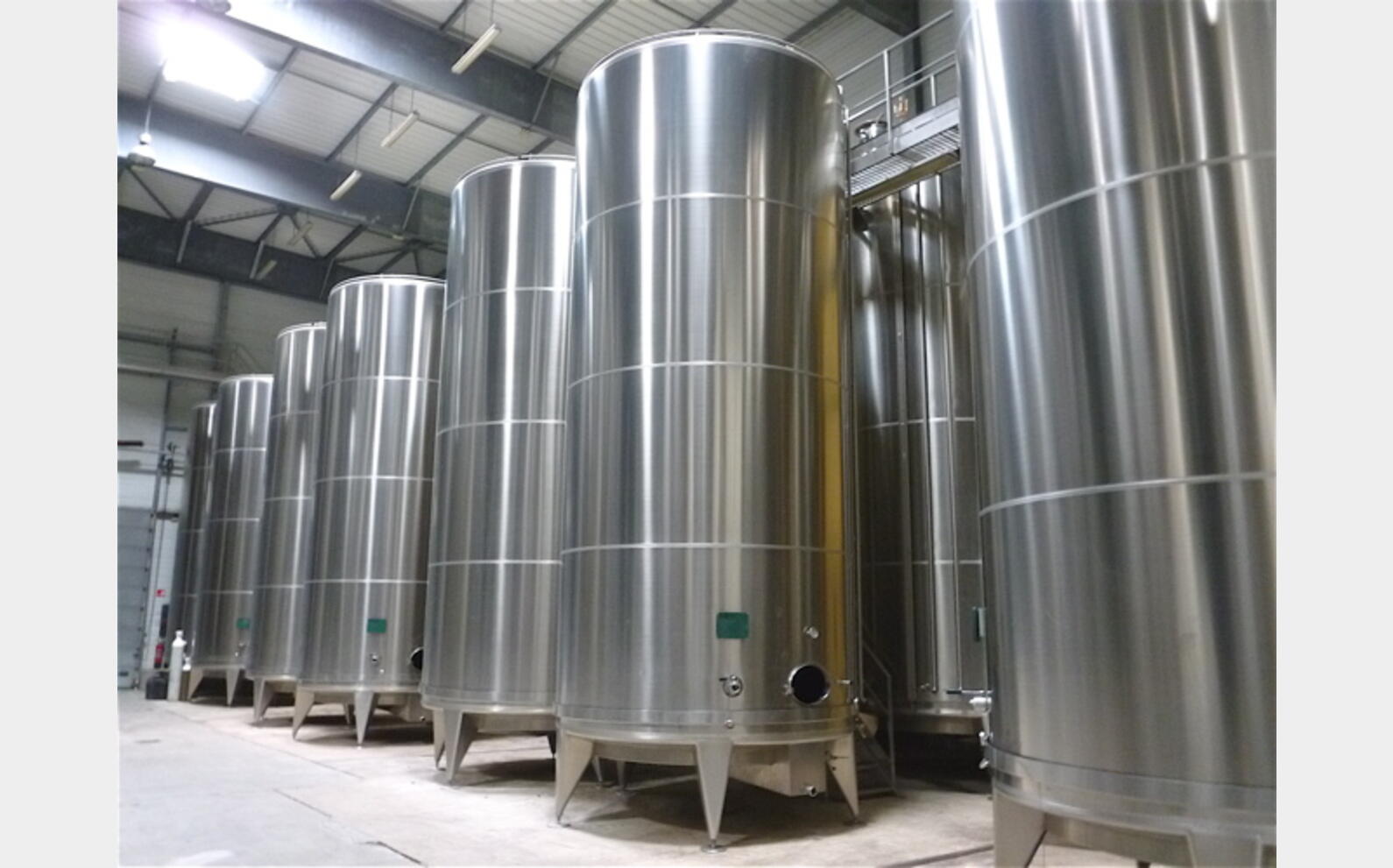 Cuve stockage INOX 316L sur pieds Agroalimentaire Marque : CSC