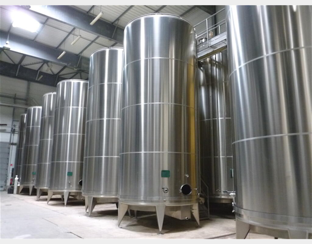 Cuve stockage INOX 316L sur pieds - Volume : 360 hecto (36000 litres)