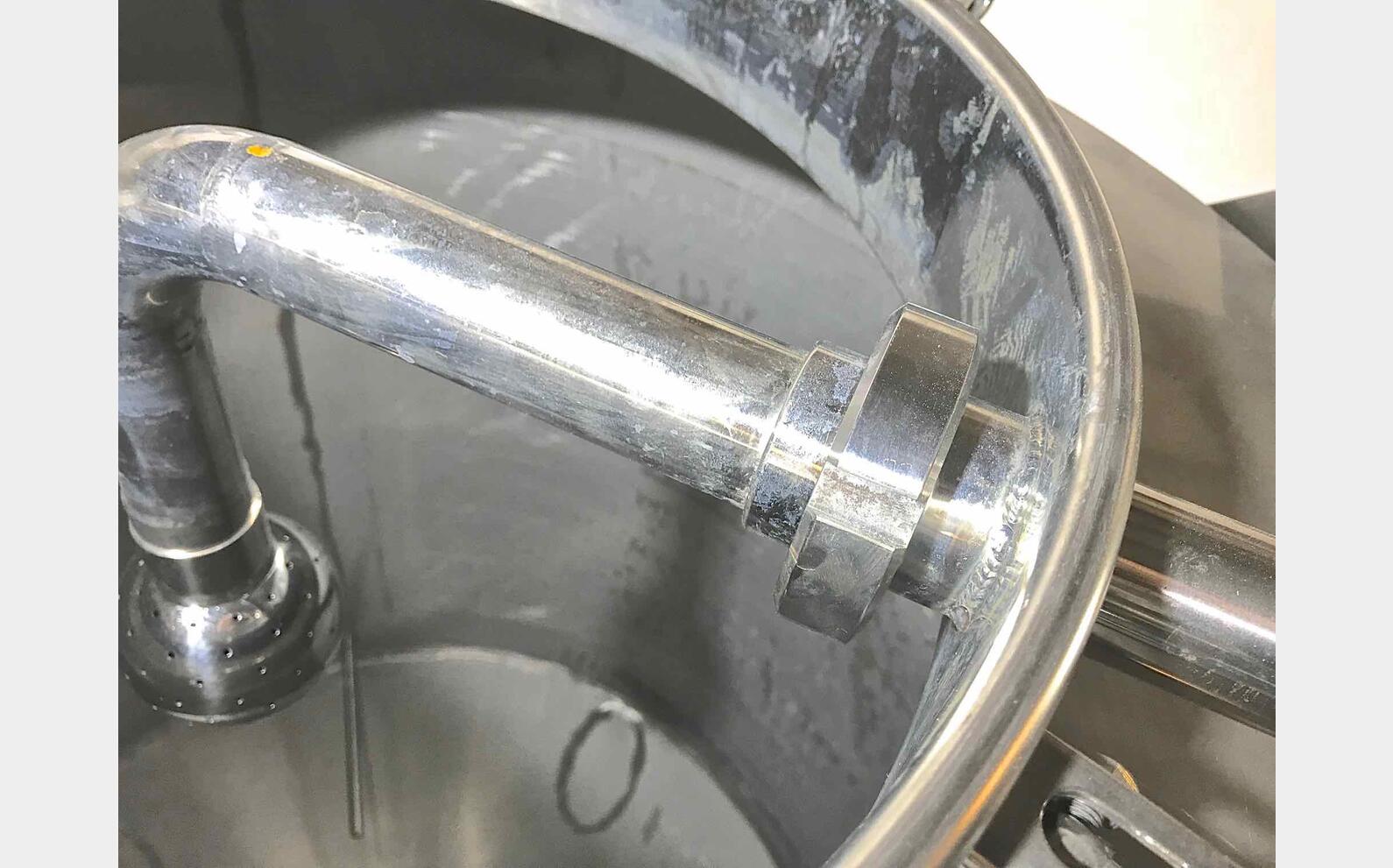 Cuve ferm&eacute;e sur pieds cylindro conique MATERIEL NEUF
