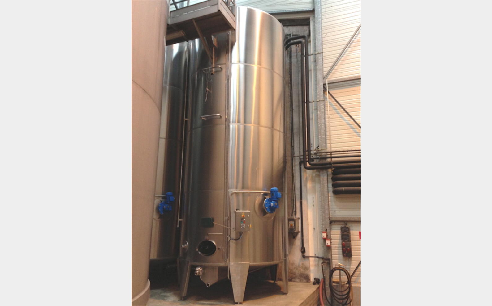 cuve pr&eacute;cipitation tartrique agit&eacute;e INOX 316L Volume : 353 HLS (35300 litres)