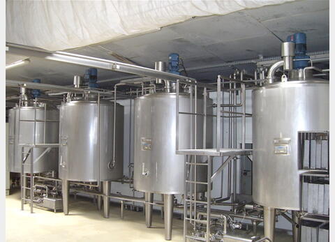 Cuves inox de m&eacute;lange Prominox de 2000 litres Agitation h&eacute;lice et racleur