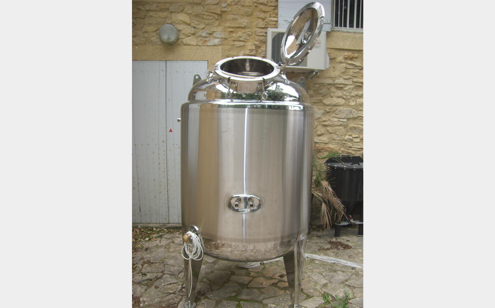 cuve m&eacute;lange chaud/froid MATERIEL NEUF Volume : 1000 litres