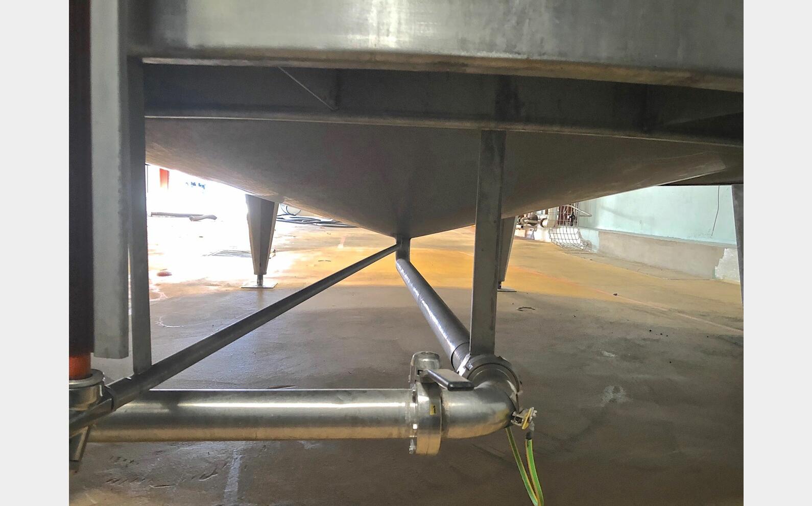 Cuve inox Agit&eacute; N&deg;A.B.C.et D 23.600 litres