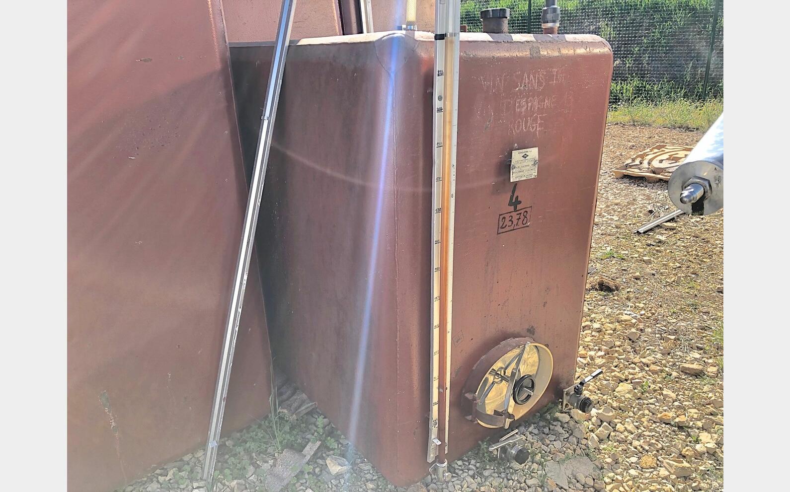 Cuve Fonquerne Sa Capacit&eacute; 2370 L