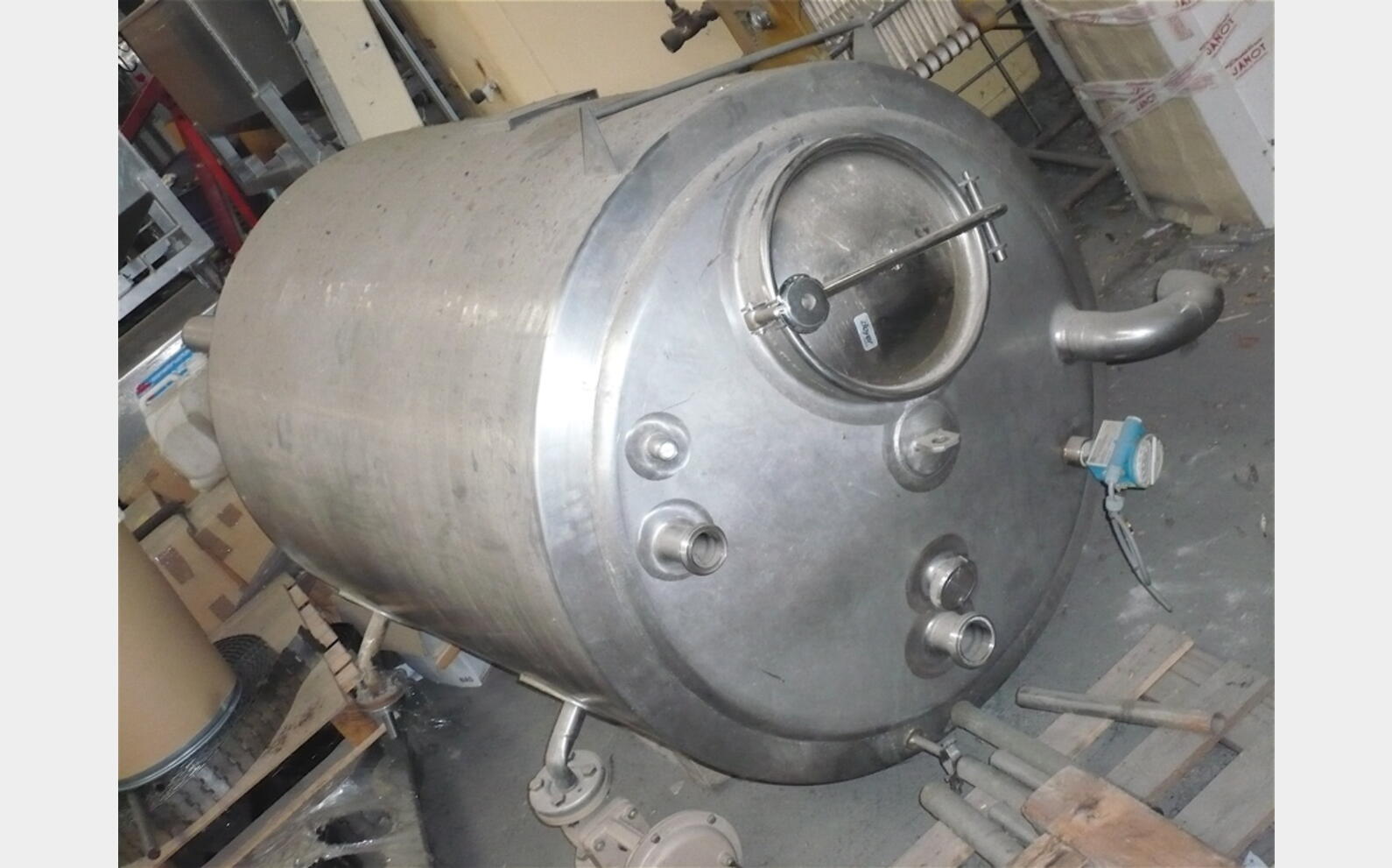 cuve isol&eacute;e avec circuit coquill&eacute; INOX Marque GOAVEC