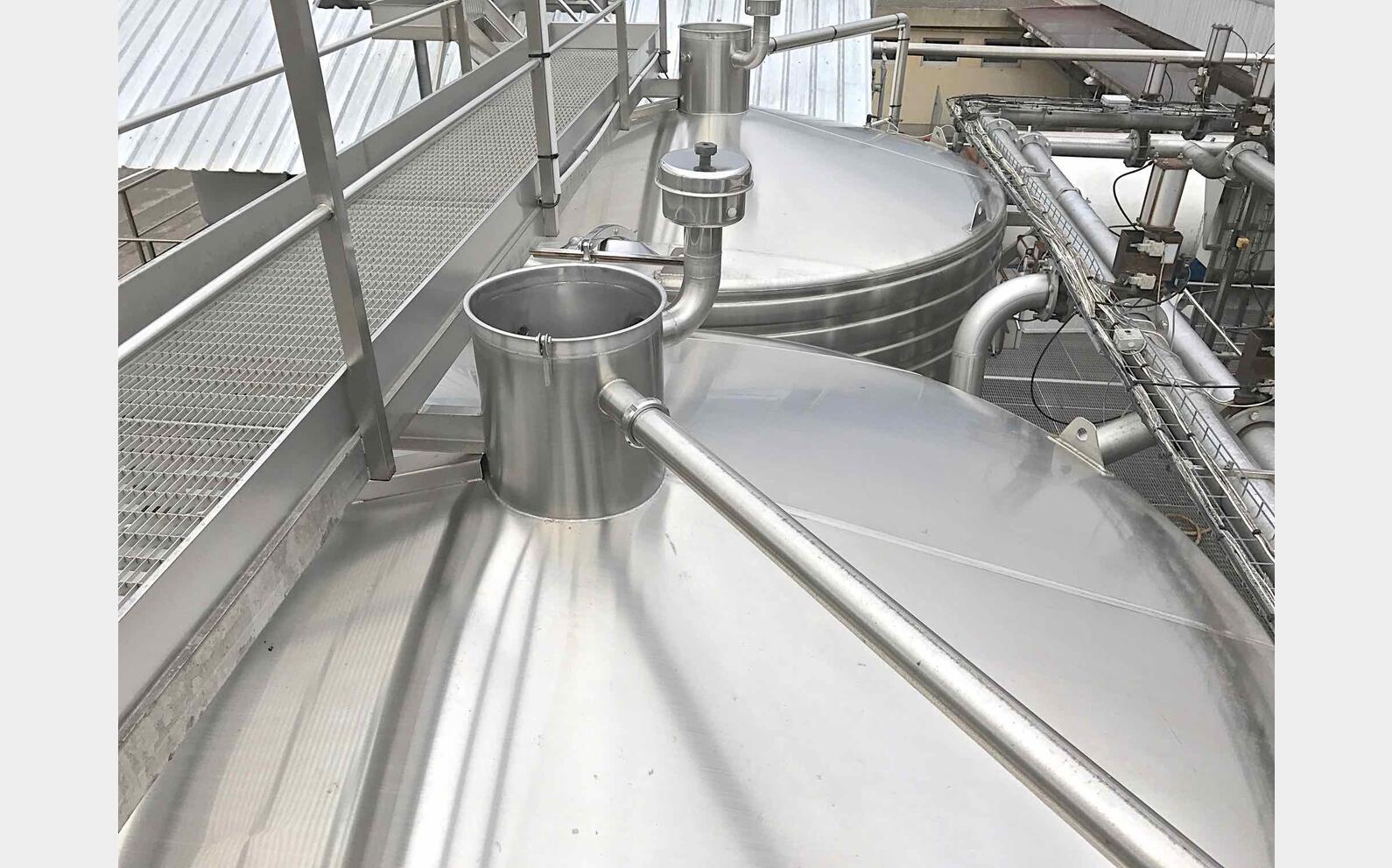 Cuve inox compartiment&eacute;e Capacit&eacute; totale 464 hls