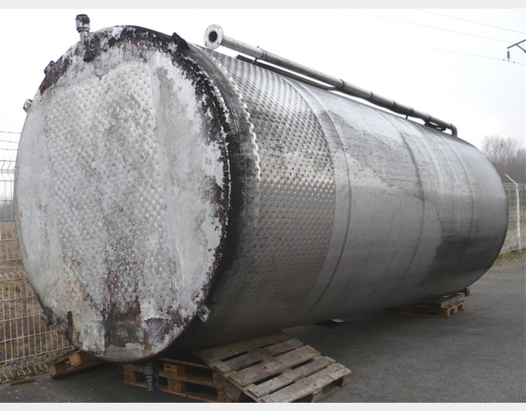 Cuve de stockage en INOX - Volume : environ 30.000 litres