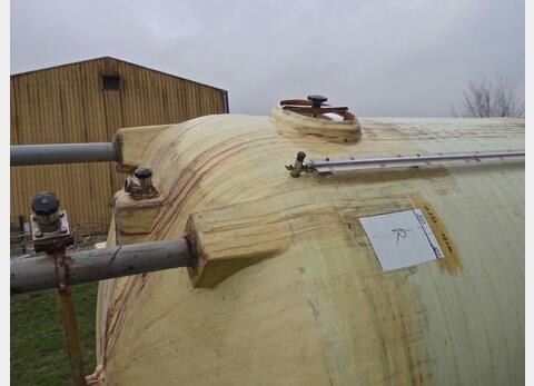 Cuve fibre fond plat sur pieds Volume : 12 000 litres (120 hls)