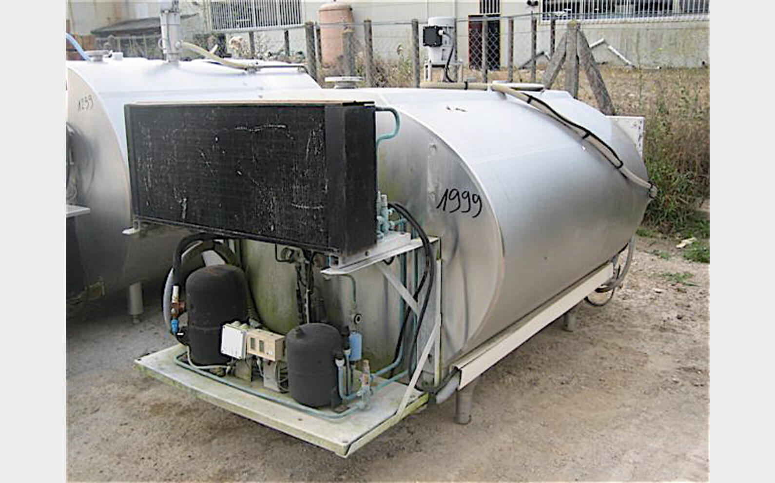 Cuve stockage INOX isol&eacute;e Volume : 1850 litres