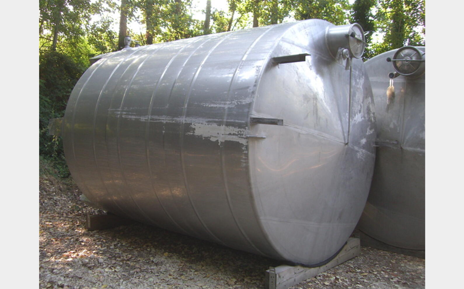 2 cuves de stockages 28 m3 Provenance : vinicole. Marque : CIVIDAC