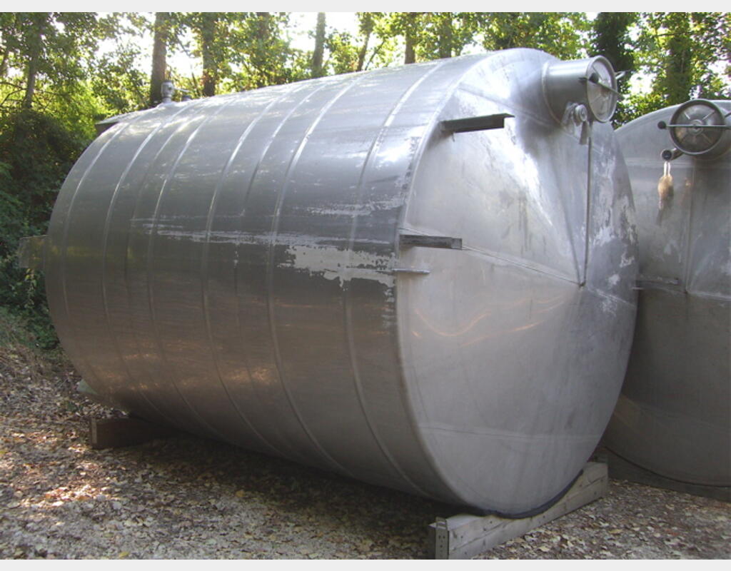 2 cuves de stockages 28 m3 Provenance : vinicole. Marque : CIVIDAC