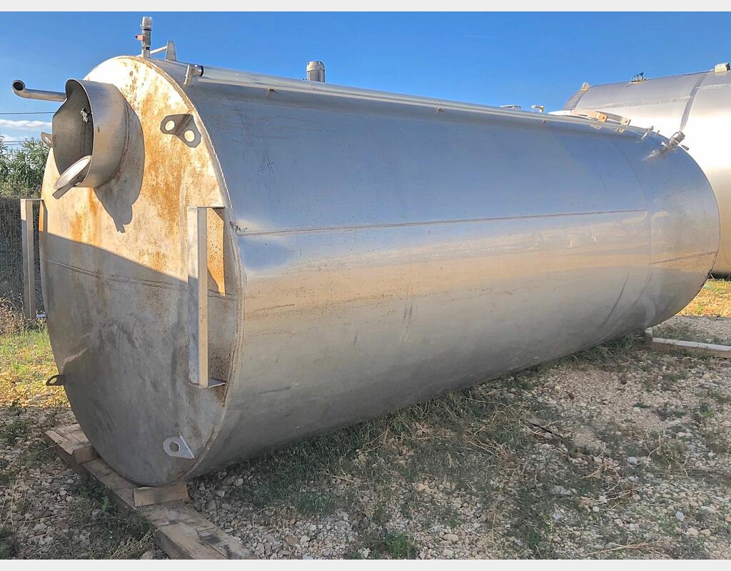 Cuve inox ferm&eacute;e sur pieds