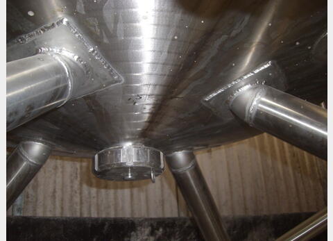 1 cuve inox 316L agit&eacute;e de 400 litres