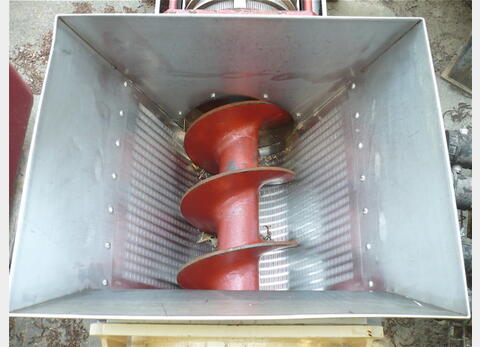 Pressoir continu &agrave; vis Vinicole Mod&egrave;le : PC400