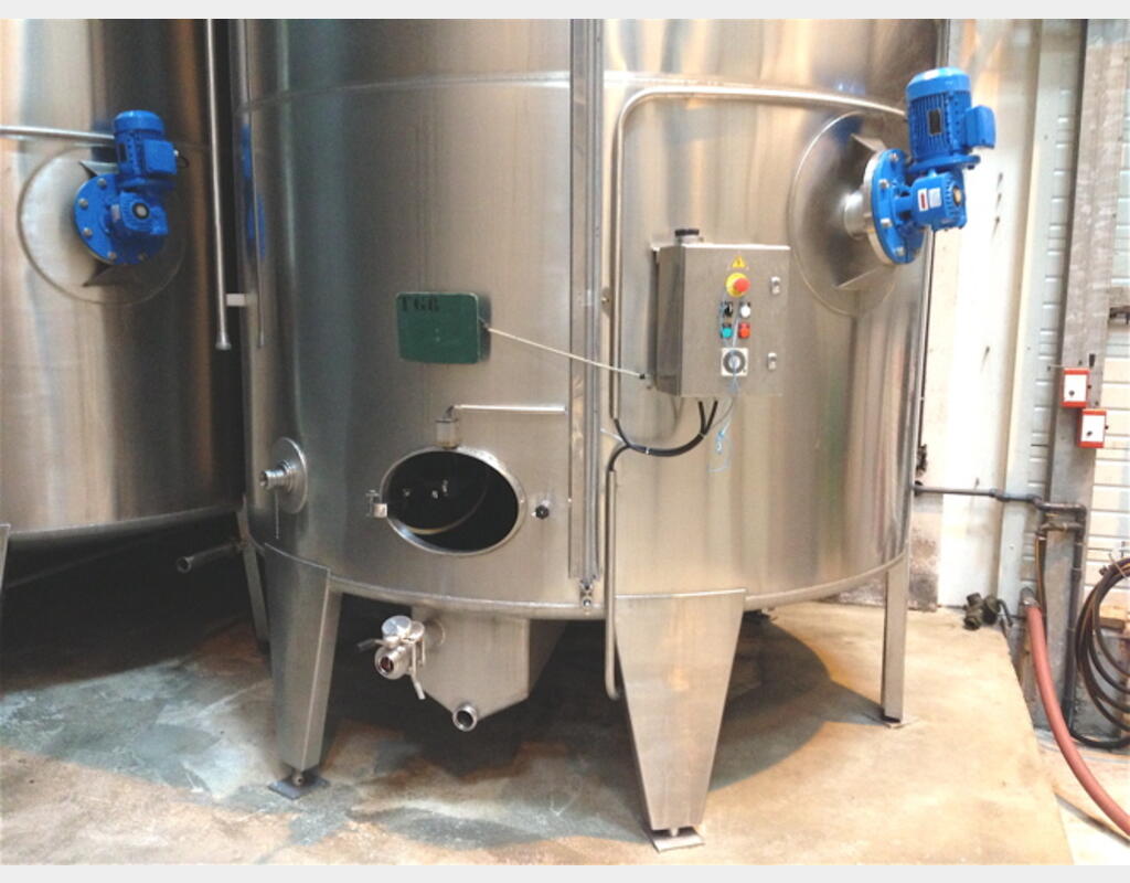 cuve pr&eacute;cipitation tartrique agit&eacute;e INOX 316L Volume : 353 HLS (35300 litres)