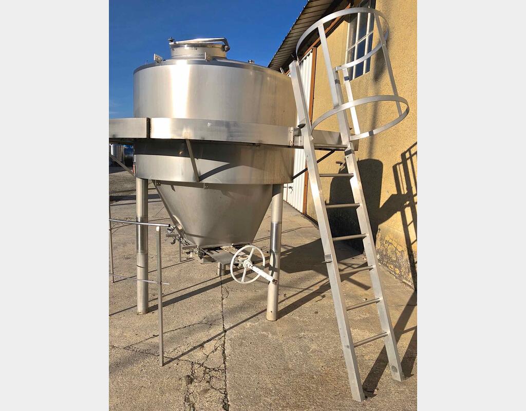 Silo en INOX avec passerelle circulaire - Volume : 2000 litres