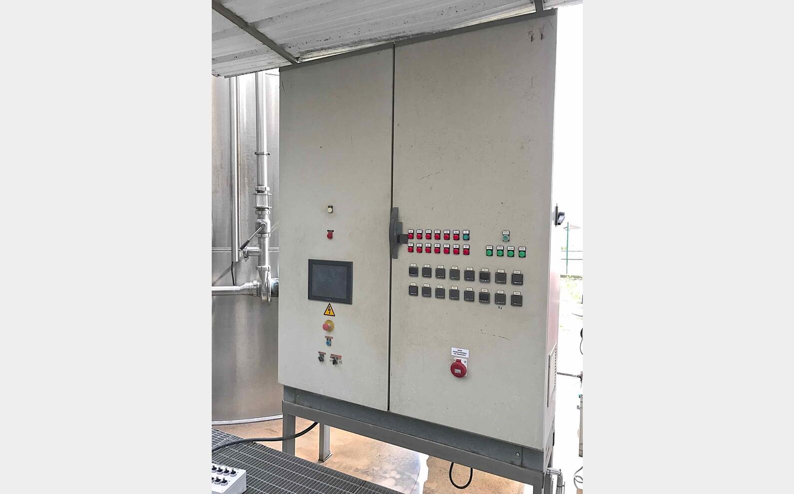 Cuve inox compartiment&eacute;e Capacit&eacute; totale 464 hls