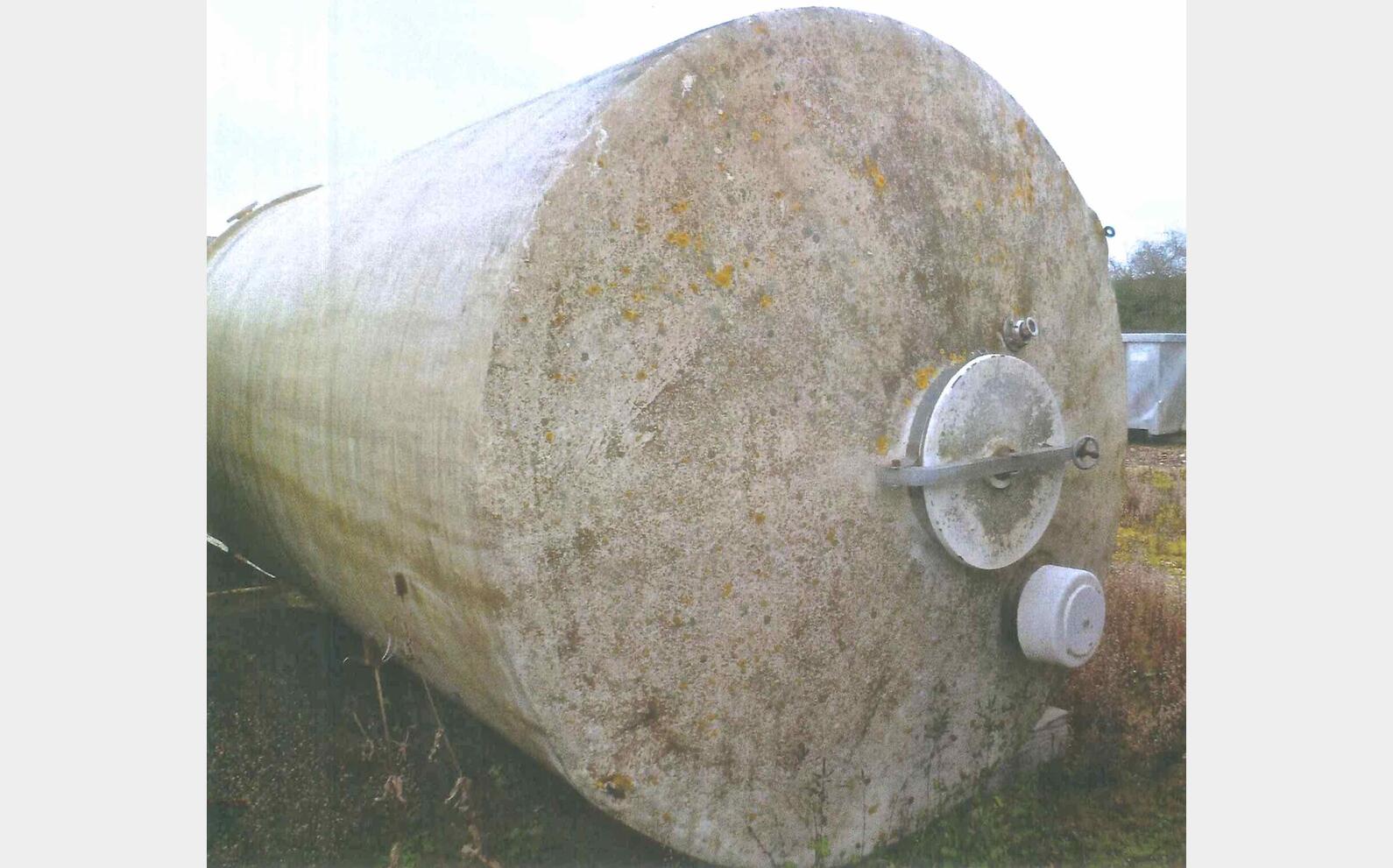 Cuve de stockage en polyester